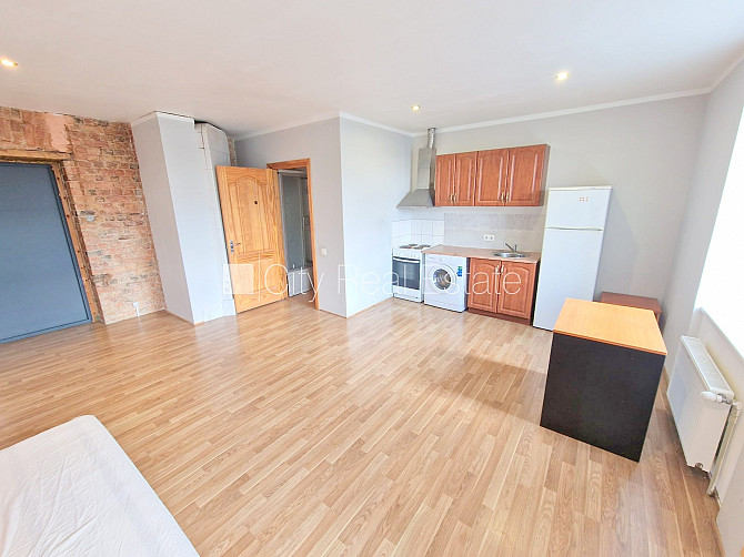 Фасадный дом, реновированный дом, закрытый двор, вход с улицы, лестничная клетка Рига - изображение 3