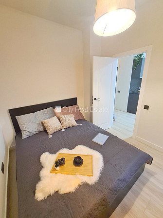 Здание во дворе, реновированный дом, закрытый двор, вход с улицы и со двора, Рига - изображение 9