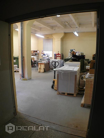 Pārdod gaišas biroja telpas otrajā stāvā, laba atrašanās vieta, ieeja no ielas.  Māja un Rīga - foto 19