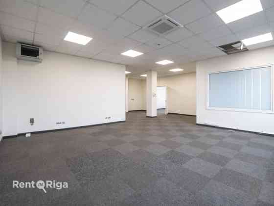 Aрендa офисных помещений в бизнес-центре Mūkusalas.  Современные, светлые и легко Рига