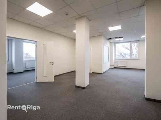 Aрендa офисных помещений в бизнес-центре Mūkusalas.  Современные, светлые и легко Рига