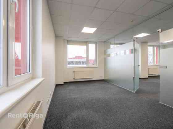 Aрендa офисных помещений в бизнес-центре Mūkusalas.  Современные, светлые и легко Рига