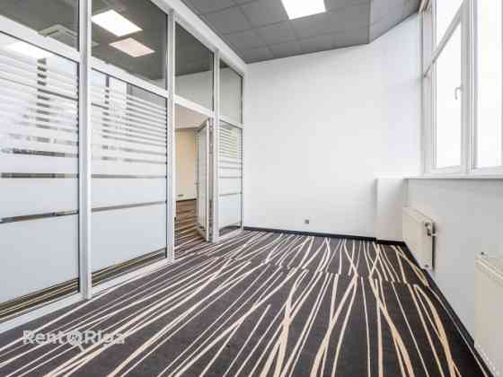 Aрендa офисных помещений в бизнес-центре Mūkusalas.  Современные, светлые и легко Рига