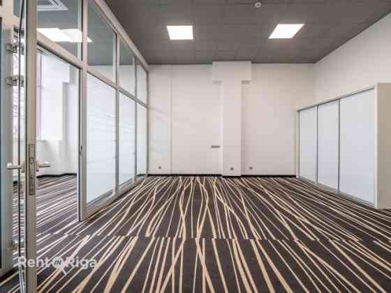 Aрендa офисных помещений в бизнес-центре Mūkusalas.  Современные, светлые и легко Рига