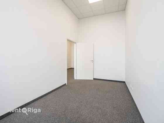 Aрендa офисных помещений в бизнес-центре Mūkusalas.  Современные, светлые и легко Рига