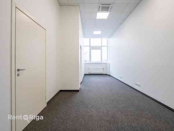 Aрендa офисных помещений в бизнес-центре Mūkusalas.  Современные, светлые и легко Рига