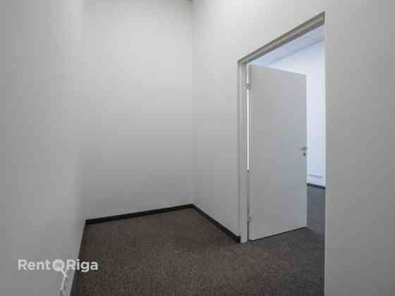 Aрендa офисных помещений в бизнес-центре Mūkusalas.  Современные, светлые и легко Рига