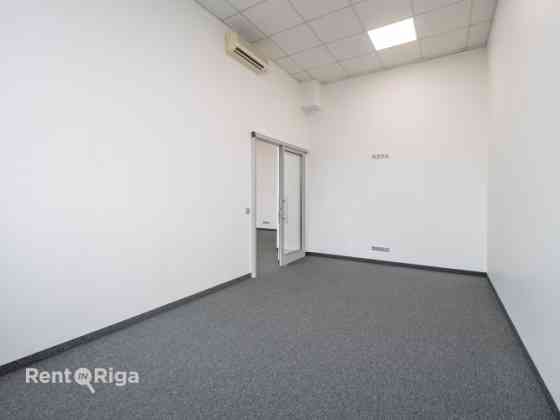 Aрендa офисных помещений в бизнес-центре Mūkusalas.  Современные, светлые и легко Rīga