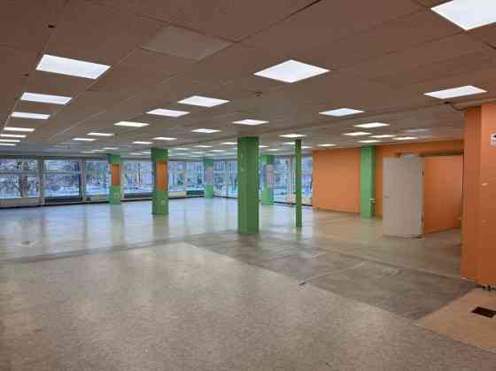 Сдаётся коммерческое помещение в торговом центре Maxima, Зиепниеккалнс.  Предлагаем Rīga