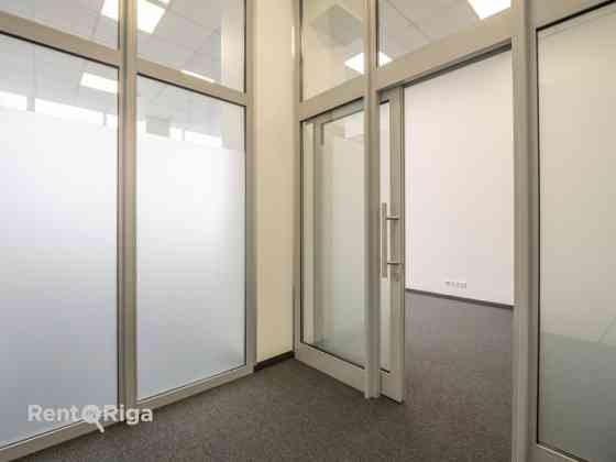Aрендa офисных помещений в бизнес-центре Mūkusalas.  Предлагаем в аренду Rīga