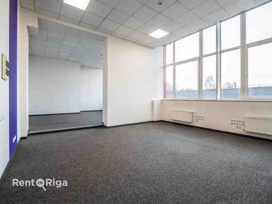 Aрендa офисных помещений в бизнес-центре Mūkusalas.  Современные, светлые и легко Rīga