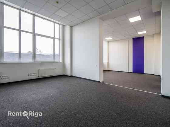 Aрендa офисных помещений в бизнес-центре Mūkusalas.  Современные, светлые и легко Rīga