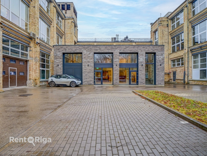 Iznomā renovētu ēku attīstītajā VEF rajonā!  Nomas maksā iekļautas 2 stāvvietas pie ēkas Rīga - foto 1