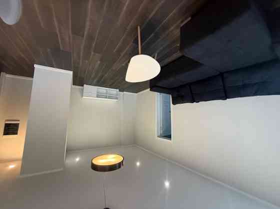 Izīrē 2 istabu dzīvokli Rīgas centrā!  Svaigi izremontēts dzīvoklis ar iespēju auto novietošanu ēkas Rīga