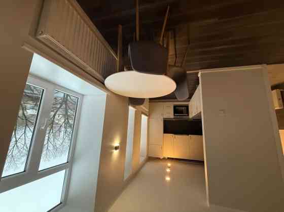 Izīrē 2 istabu dzīvokli Rīgas centrā!  Svaigi izremontēts dzīvoklis ar iespēju auto novietošanu ēkas Rīga