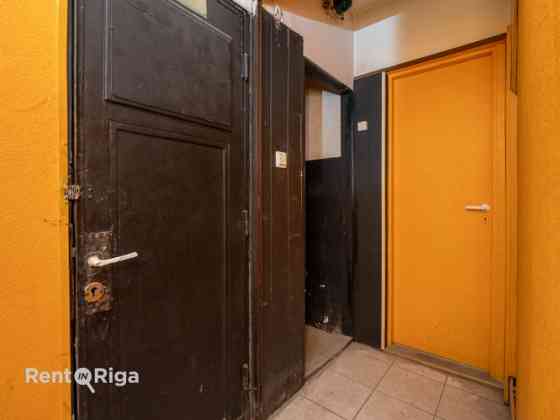 Zāle pagrabā pretī Rīgas Cirkam.  Telpas sastāv no vienas lielas zāles ap 100 kvm un palīgtelpām. Ir Рига