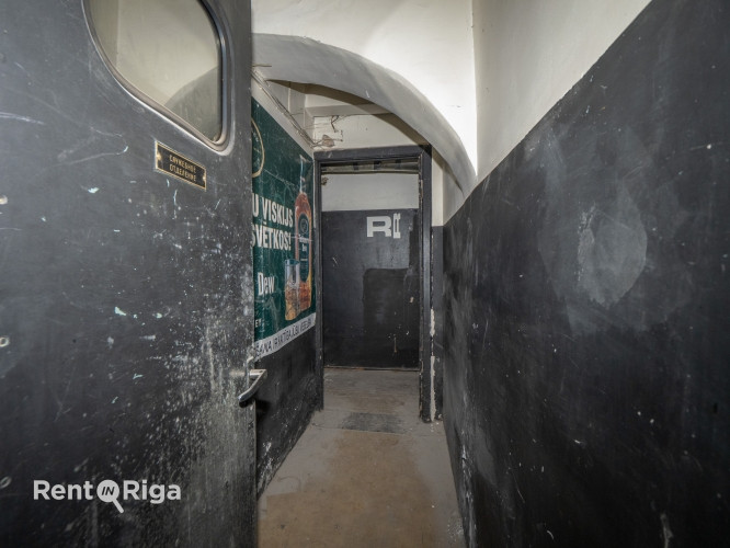 Zāle pagrabā pretī Rīgas Cirkam.  Telpas sastāv no vienas lielas zāles ap 100 kvm un palīgtelpām. Ir Рига - изображение 6