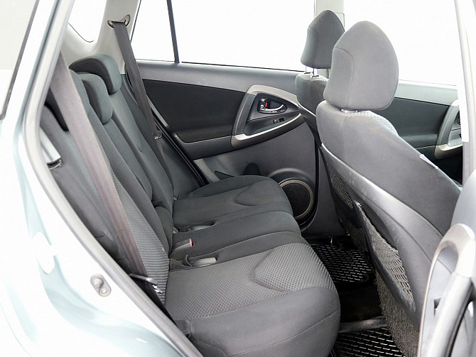 Toyota RAV4 Linea Sol 4x4 2.2 D-4D 100kW Tallina - foto 7