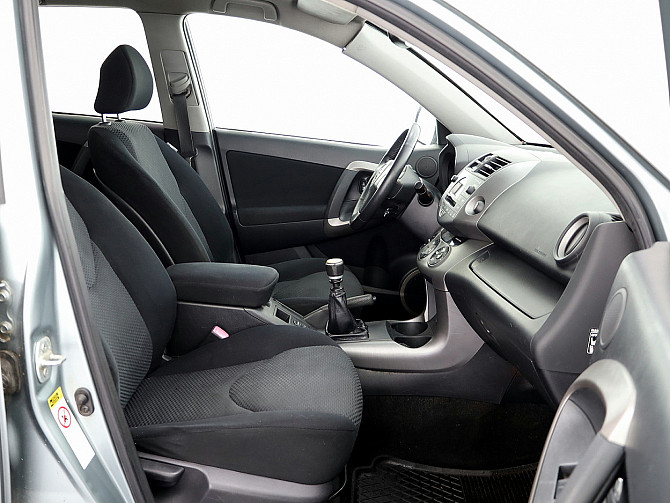 Toyota RAV4 Linea Sol 4x4 2.2 D-4D 100kW Tallina - foto 6