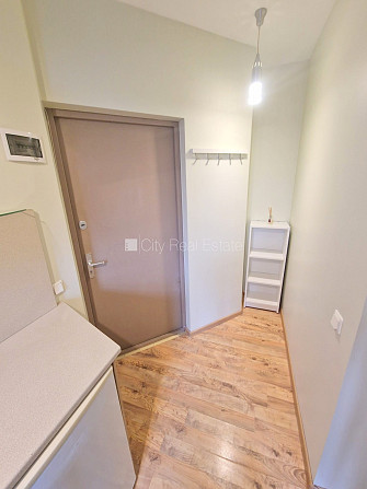 Pagalma ēka, renovēta māja, slēgts pagalms, ieeja no ielas, kāpņu telpa pēc kosmētiskā Rīga - foto 14