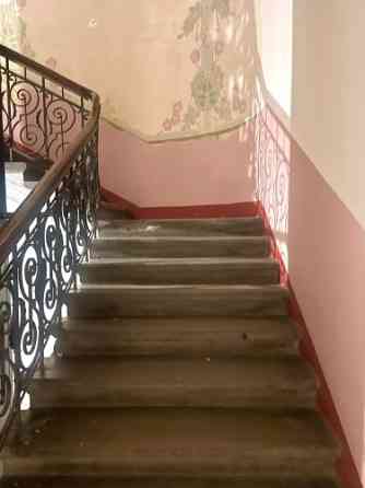 Продаётся просторная квартира площадью 203,6 м2 с двумя входами. Недвижимость Рига