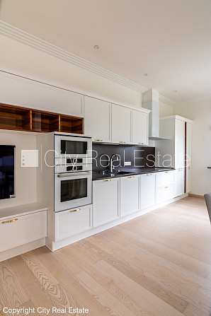 Земля в собственности, новостройка, фасадный дом, благоустроенный озеленённый Юрмала - изображение 20