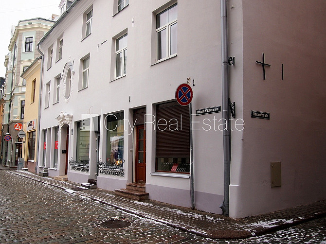 Новостройка, фасадный дом, закрытый двор, вход со двора, лифт, балкон 1,8 м2, терасса Рига - изображение 1