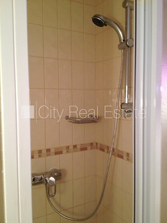 Места для нескольких машин, вход с улицы и со двора, система кондиционирования Рига - изображение 18