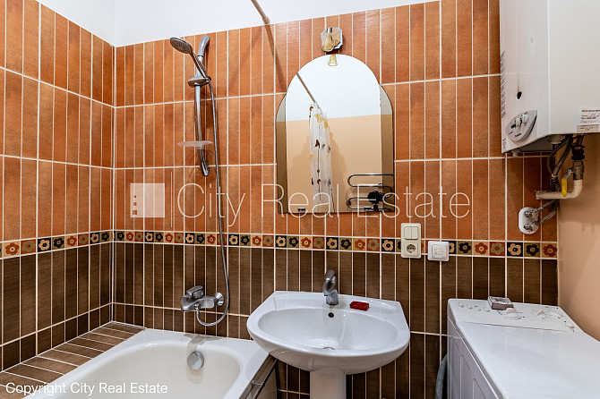 Privātmāja, fasādes māja, renovēta māja, slēgts pagalms, iežogota teritorija, radiatori ar Rīga - foto 18