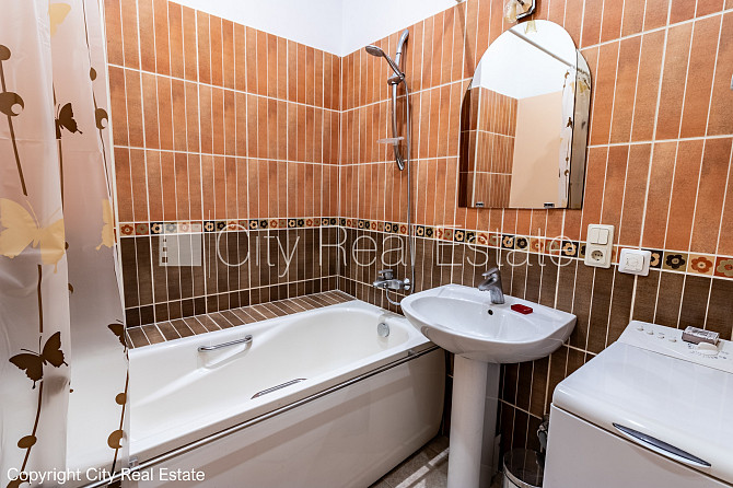 Privātmāja, fasādes māja, renovēta māja, slēgts pagalms, iežogota teritorija, radiatori ar Rīga - foto 17