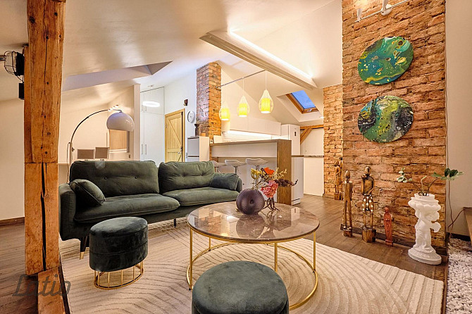 Pārdošanā dizaina 2 istabu dzīvoklis Rīgas centrā, klusā iekšpagalma ēkā K. Valdemāra ielā 24. Dzīvo Рига - изображение 1