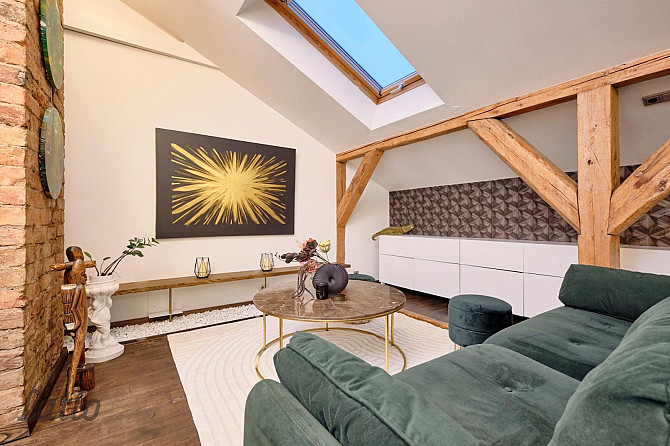 Pārdošanā dizaina 2 istabu dzīvoklis Rīgas centrā, klusā iekšpagalma ēkā K. Valdemāra ielā 24. Dzīvo Рига - изображение 4