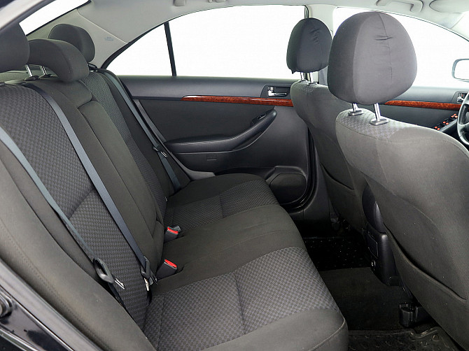 Toyota Avensis Linea Sol ATM 2.4 120kW Tallina - foto 7