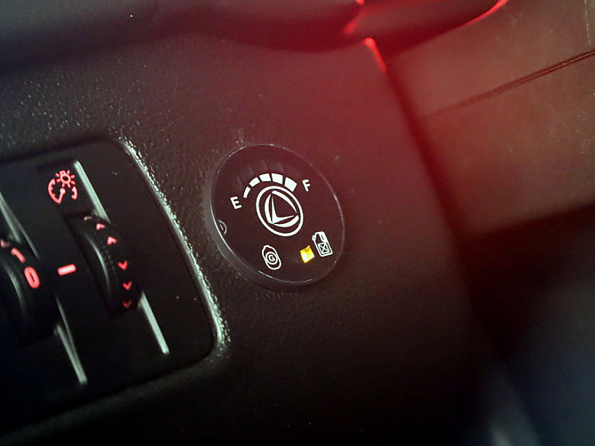 Opel Insignia Sports Tourer LPG 1.6 132kW Таллин - изображение 8