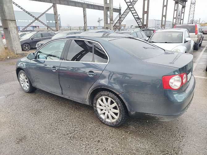 Volkswagen Jetta Highline 1.6 85kW Таллин - изображение 4