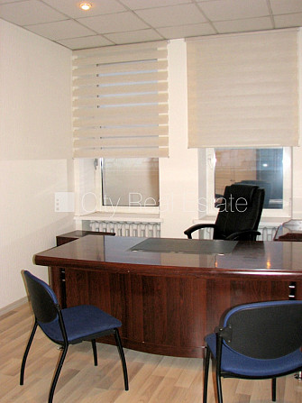 Фасадный дом, вход с улицы, лифт, лестничная клетка после капитального ремонта, Рига - изображение 5