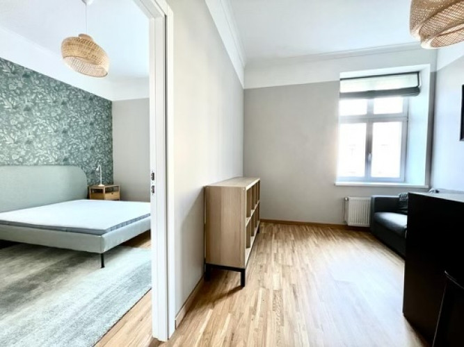 Īrei pieejams 2 istabu dzīvoklis fantastiskā vietā Rīgas centrā.  Dzīvoklis atrodas renovētā ēkā, ta Рига - изображение 6