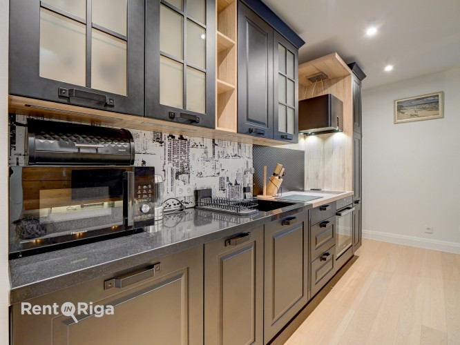 Šarmants dzīvoklis pilnībā renovētā ēkā ar elegantu fasādi, skatu uz parku un Latvijas Rīga - foto 4