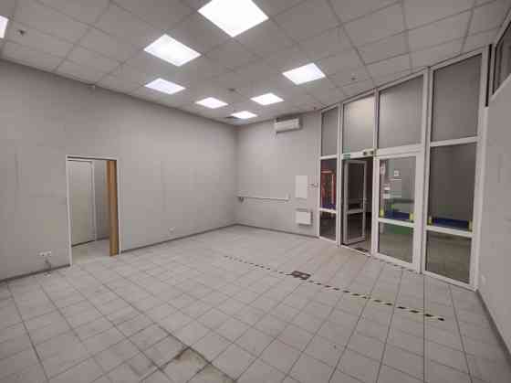 Tiek iznomāta tirdzniecības platība T/C "Sahāra" 1.stāvā.  Telpas sastāv no tirdzniecības zāles un p Rīga