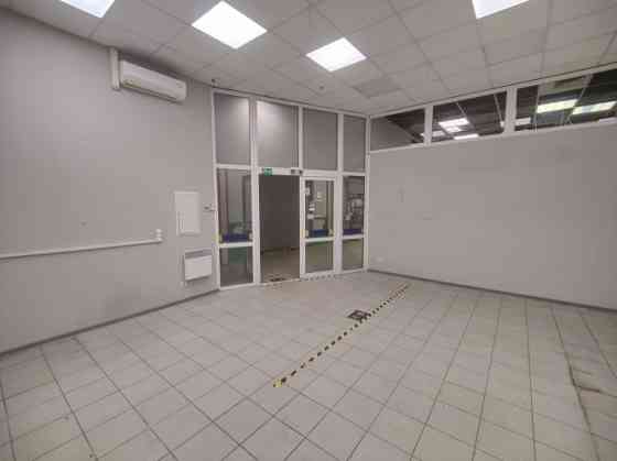 Tiek iznomāta tirdzniecības platība T/C "Sahāra" 1.stāvā.  Telpas sastāv no tirdzniecības zāles un p Rīga