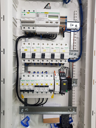 Elektriķa pakalpojumi un elektroinstalācijas darbi Rīgā. Lampu, lustru, gaismekļu, prožektoru... Rīga - foto 1