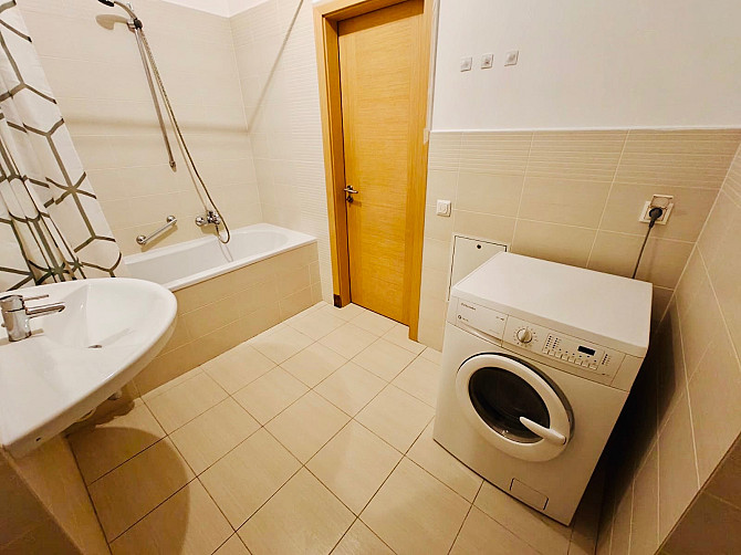 Сдаётся 2-комнатная квартира в центре Риги — Centra Nams
Сдаётся светлая и уютная 2-комнатная... Rīga - foto 8