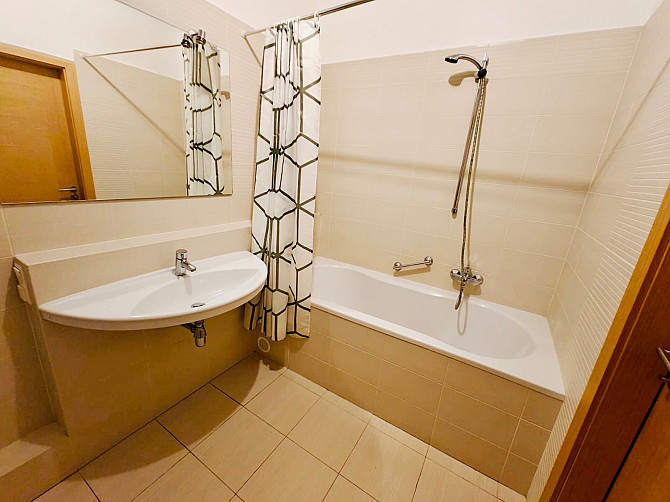 Сдаётся 2-комнатная квартира в центре Риги — Centra Nams
Сдаётся светлая и уютная 2-комнатная... Rīga - foto 7