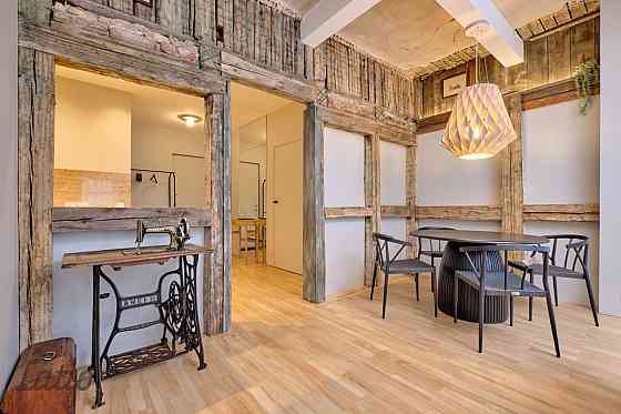 Īrē dizaina 4 istabu dzīvokli Vecrīgas sirdī

Izīrē izsmalcinātu, pilnībā renovētu dizaina dzīvokli  Rīga