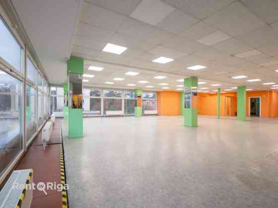 Сдаётся коммерческое помещение в торговом центре Maxima, Зиепниеккалнс.  Предлагаем Рига