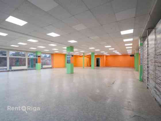 Сдаётся коммерческое помещение в торговом центре Maxima, Зиепниеккалнс.  Предлагаем Рига