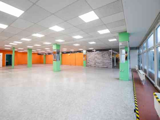 Сдаётся коммерческое помещение в торговом центре Maxima, Зиепниеккалнс.  Предлагаем Рига