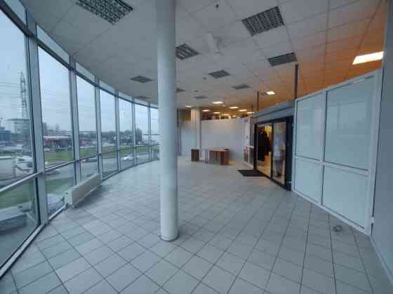 Tiek iznomāta tirdzniecības platība T/C "Sahāra" 2.stāvā.  Telpa atrodas 2.stāvā, ar lieliem skatlog Рига