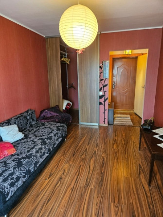 Ilgtermiņa īrei tiek piedāvāts vienistabas dzīvoklis ar atsevišķu virtuvi un iestiklotu Ogre un Ogres novads - foto 1