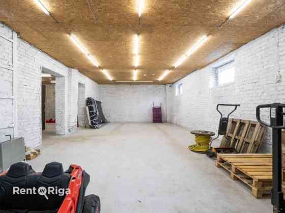 Сдаются складские помещения в отдельном здании с возможностью адаптации под Рига